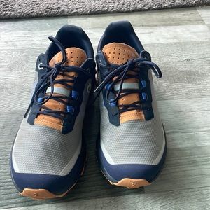 On Cloud Running - Cloud Vista trail running/hiking shoes